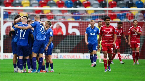 Darmstadt bejubelt das 2:0 durch Fabian Nürnberger.