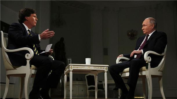 Putin im Interview: Eine willkommene Bühne für den Kremlchef Das 127 Minuten lange Interview mit Wladimir Putin (r) erschien auf Tucker Carlsons (l) Website und der Plattform X, vormals Twitter.