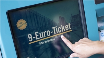 Das 9-Euro-Ticket wurde von 30 Millionen Nutzern gekauft.