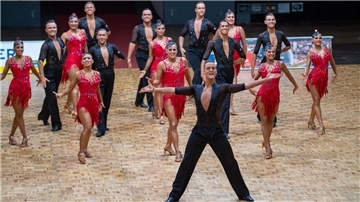 Das A-Team der TSG Bremerhaven beim Tanzfestival der lateinamerikanischen Formationen in der Stadthalle.