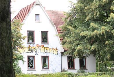 Das Alte Doktorhaus in Tarmstedt ist ein Treffpunkt für Kinder und Jugendliche und ein Ort für Jugendarbeit. Weil die Schule nebenan einen Parkplatz braucht, soll es abgerissen werden.