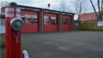 Das alte Feuerwehrhaus an der Bismarckstraße in Schiffdorf ist zu klein, deswegen wird es ein neues geben.