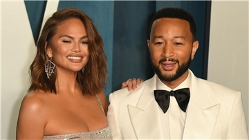 Das amerikanische Model Chrissy Teigen (l) und ihr Ehemann John Legend.