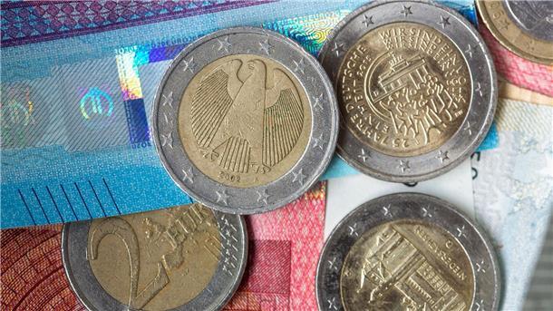 EZB peilt Einführung des digitalen Euro 2029 an Das Bargeld soll nicht abgeschafft werden. (Symbolbild)