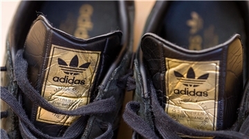 Das Betriebsergebnis von Adidas könnte erstmals nach Jahrzehnten um bis zu 700 Millionen im Minus liegen.