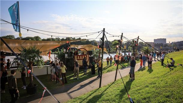 Breminale startet – Musik, Yoga und Riesenrad am Deich Das Bremer Festival hofft wieder auf zahlreiche Gäste. (Archivfoto)