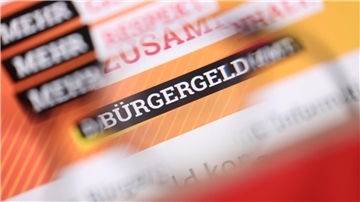 «Bürgergeld» ist auf der Homepage des Bundesministeriums für Arbeit und Soziales durch eine Brille zu lesen.
