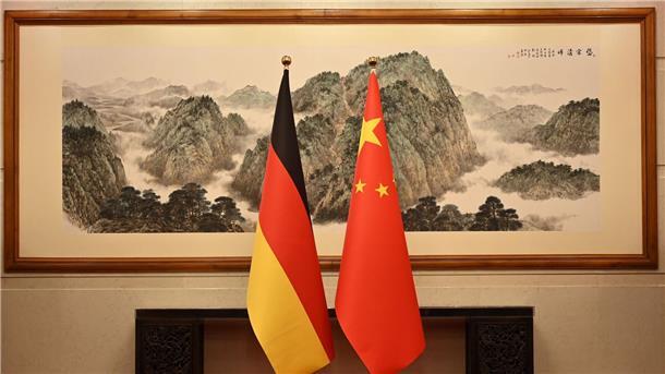 Deutschland und China mit Aktionsplan zu Kreislaufwirtschaft Das Bundesumweltministerium und die Nationale Entwicklungs- und Reformkommission Chinas haben sich auf einen Aktionsplan zum Dialog im Bereich Kreislaufwirtschaft verständigt.