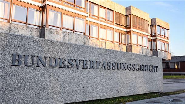 Arbeitgeber mit Beschwerde zu Nachtzuschlägen erfolgreich Das Bundesverfassungsgericht hat zu Zuschlägen für Nacharbeit geurteilt (Archivbild).