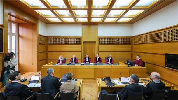 Altkanzler Schröder scheitert mit Klage für Bundestagsbüro Das Bundesverwaltungsgericht hat über Gerhard Schröders Bundestagsbüro verhandelt.