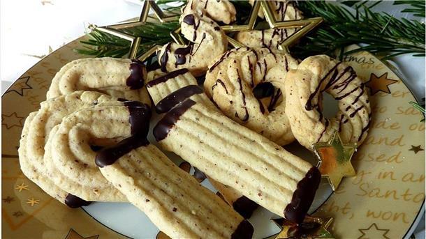 Das buttrige Spritzgebäck gehört einfach zur Adventszeit.