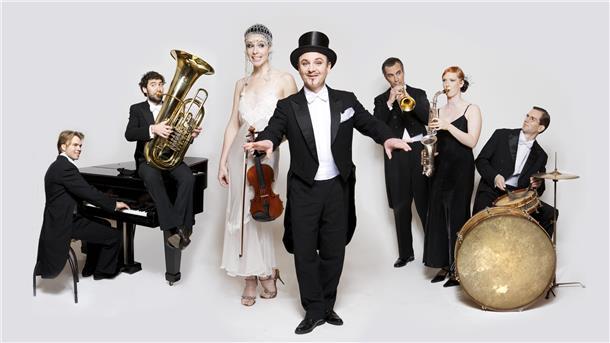 Das Casanova Society Orchestra bringt die 20er Jahre ins Theater im Fischereihafen.