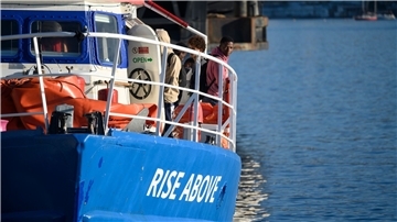 Das deutsche humanitären Schiff „Rise Above“ soll im süditalienischen Gioia Tauro anlegen.