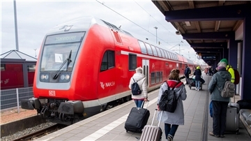 Das Deutschlandticket kann seit 1. Mai 2023 in allen Bussen und Bahnen des Nahverkehrs genutzt werden.