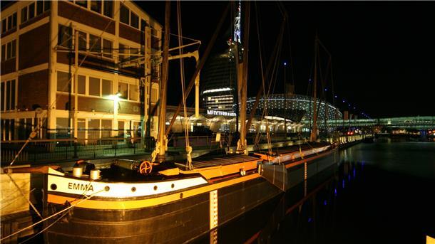 Das ehemalige „Koggenbrau“-Geböude am Alten Hafen. Mögliche Käufer müssen ein innenstadtrelevantes Nutzungskonzept vorlegen.