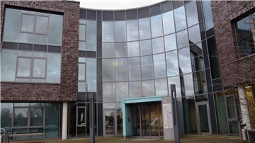 Das ehemalige Technologiezentrum Nordenham (TZN) in Einswarden heißt mittlerweile Innovationszentrum für Nachhaltigkeit und Produktionstechnologie (INP). Der Landkreis wird voraussichtlich die Anteile der Stadt Nordenham daran übernehmen.