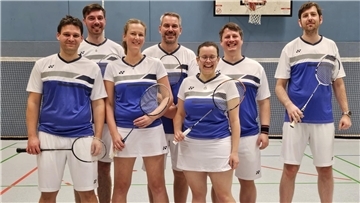 Das erfolgreiche Badminton-Team (von links): Cristian Fenzke, Torben Steckbeck, Anke Hasselbring, Frank Westphal, Anna Lena Pape-Garms, Kristian Binz und Arne Lamot. Es fehlen Thomas Böttger und Björn Philipp.