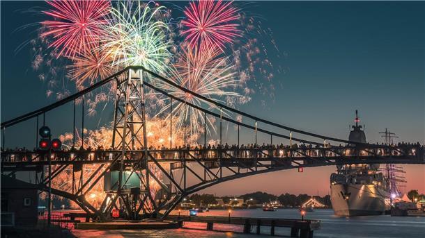 Das Feuerwerk wird am Sonntagabend wieder ein Höhepunkt des Wochenendes an der Jade sein.
