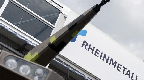 Das tut sich in Deutschlands Waffenbranche Das Flugabwehr-Geschütz Skyranger von Rheinmetall bei der Berliner Luft- und Raumfahrtausstellung (ILA) im Jahr 2024. Die Waffenschmiede boomt.