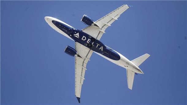 Das Flugzeug ist zurückgekehrt und zur Reinigung außer Betrieb genommen worden. (Symbolbild)