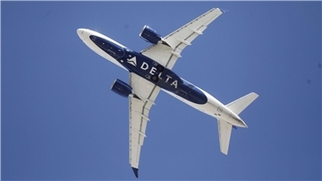Das Flugzeug ist zurückgekehrt und zur Reinigung außer Betrieb genommen worden. (Symbolbild)