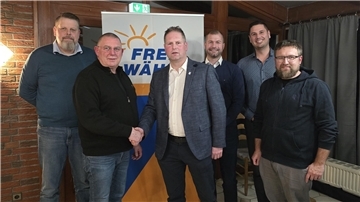 Das Foto zeigt von links: Marko Behrens, stellvertretender Vorsitzender der Freien Wähler Wesermarsch, Landesgeschäftsführer Arnold Hansen, Vorsitzender Arp Hellmers, sein erster Stellvertreter Pascal Meyer, Schatzmeister Christian Lemke und Schriftführer Nikolaus Wüst.