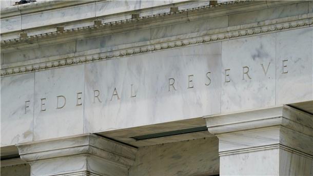 US-Notenbank lässt Leitzins erneut unverändert Das Gebäude der Federal Reserve (Fed) in Washington.
