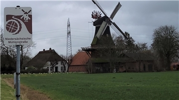 Das Gelände des Museums Moorseer Mühle wird sich um die westliche gelegene Weide (im Bild vorn) erweitern.
