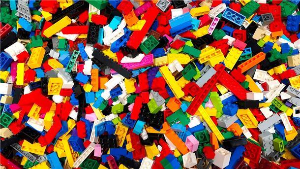 Zweistelliger Zuwachs: Lego steigert Umsatz und Gewinn Das Geschäft mit den bunten Lego-Steinen läuft rund.