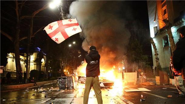 Georgien zieht geplantes „Agenten“-Gesetz zurück Das Gesetzesvorhaben hatte in Georgien zu heftigem Widerstand geführt.