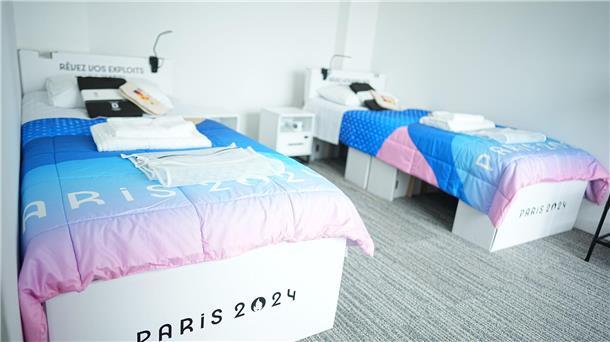 Das Gestell der Betten im Olympischen Dorf ist aus Pappe.