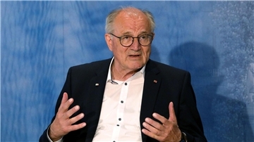 „Das Grundgesetz ist mehr als nur eine Ansammlung von Paragrafen“: Heinz Hilgers