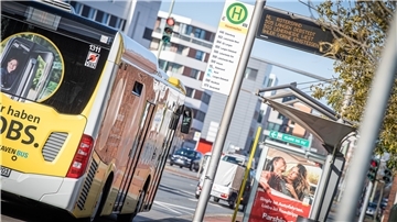 Das günstige Jugendticket kann kommen. Für das Land wird das Ganze allerdings teurer als erwartet. Der Zuschussbedarf ist höher als zunächst berechnet.