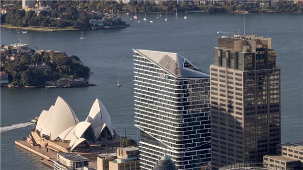 Das innovativste Hochhaus steht neben der Oper von Sydney Das Hochhaus „Quay Quarter Tower“ (M) unweit des Opernhauses.