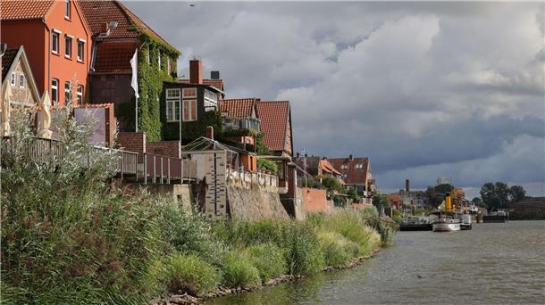 Das Hochwasser in Lauenburg soll vom Wochenende an zurückgehen. (Archivfoto)