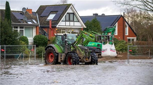 Land bewilligt 470.000 Euro Hochwasser-Hilfe für Privatleute Das Hochwasser zum Jahreswechsel hat Einsatzkräfte und Anwohner über Wochen in Atem gehalten. (Archivbild)