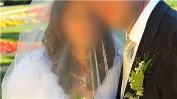 Das Hochzeitsfoto von Ekaterina und ihrem Ehemann - aufgenommen im Bürgerpark.