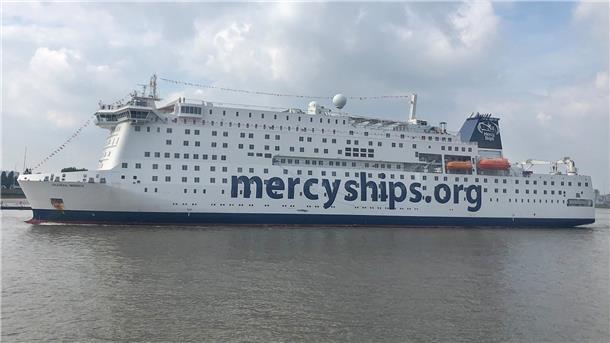 Ein Krankenhaus mit Bug und Heck Das Krankenhausschiff "Global Mercy"