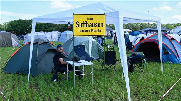 Das Hurricane 2024 startet! Das sind die schönsten Bilder vom Anreisetag Das Hurricane 2024 ist gestartet! Tausende Fans strömen am Donnerstag aufs Gelände.