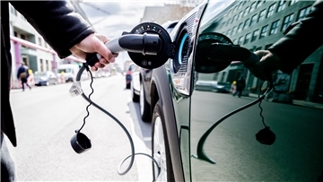 Das Interesse für E-Autos wächst auch in der Region, bestätigen Autohändler. Für diejenigen, die sich selbst eine Lademöglichkeit schaffen können, fällt die Entscheidung leichter.
