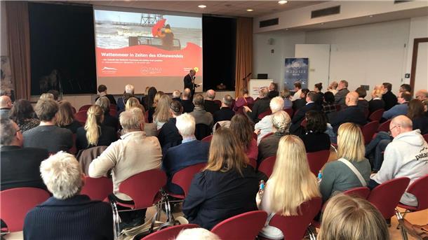 Wattenmeer-Tourismus: „Brücken schlagen“ zu mehr Klimaschutz Das jährlich stattfindende Weltnaturerbeforum dient dem Erfahrungsaustausch, insbesondere innerhalb des niedersächsischen Welterbegebietes.