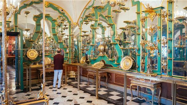Das Juwelenzimmer des Historischen Grünen Gewölbes im Residenzschloss vor dem Einbruch.