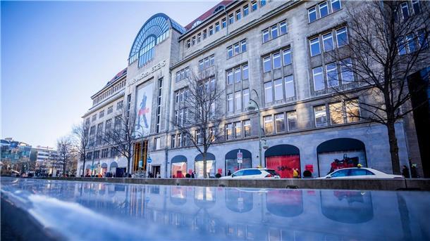 Thailändische Central-Gruppe übernimmt KaDeWe-Immobilie Das Kaufhaus des Westens (KaDeWe) in Berlin.