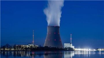 Das Kernkraftwerks Isar 2 in Bayern - laut Atomgesetz soll die endgültige Abschaltung am 15. April erfolgen.
