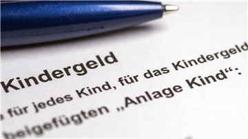 Das Kindergeld soll angehoben werden.