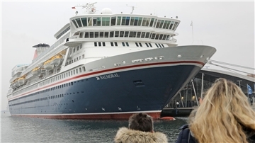 Das Kreuzfahrtschiff „Balmoral“ im Rostocker Hafen. (Archiv)