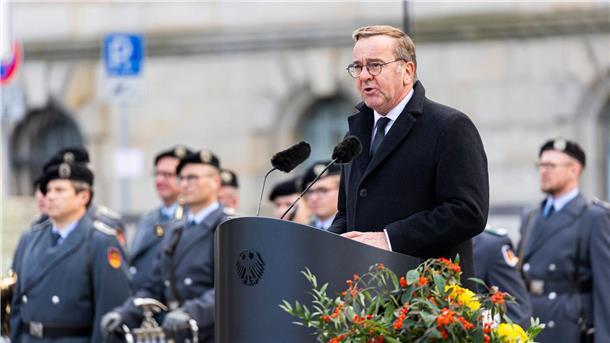 „Das Land kann sich nicht schützen. Das müssen Menschen tun“, sagt Verteidigungsminister Pistorius.