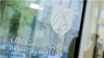 Das Landesarbeitsgericht Köln hat beschlossen, dass DFB-Schiedsrichter den Rechtsweg zu den Arbeitsgerichten einschlagen können.