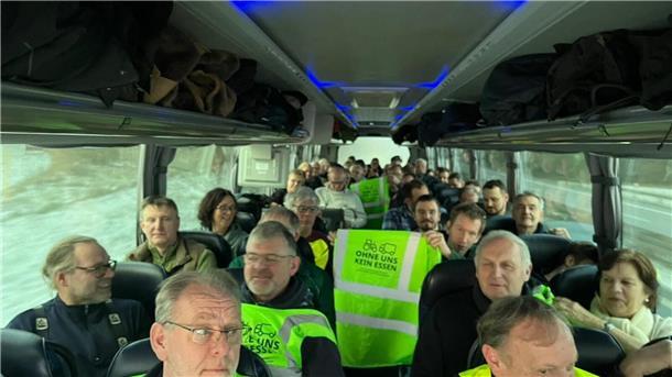 Das Landvolk Wesermünde ist auf dem Weg nach Berlin.