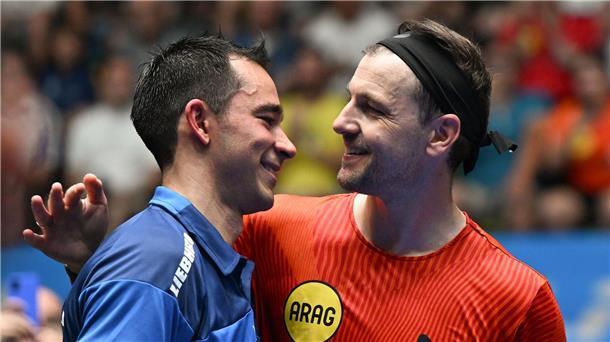 „Danke Timo!“ Bolls Karriere endet unter großem Jubel Das letzte Match der Karriere: Timo Boll gratuliert dem Brasilianer Hugo Calderano.